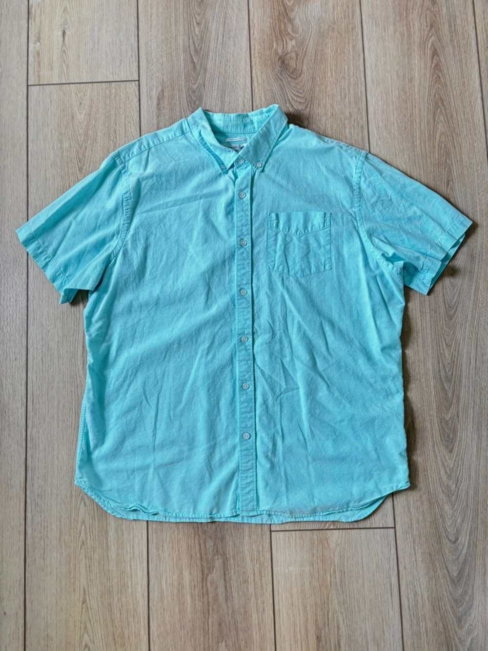 Old Navy Aqua Short-Sleeve Button-Down Shirt
